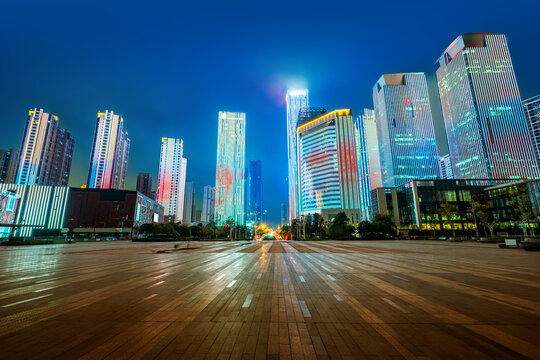 湖南长沙商业区的摩天大楼夜景
