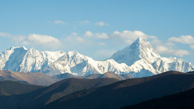 雪山冷峻风貌摄影