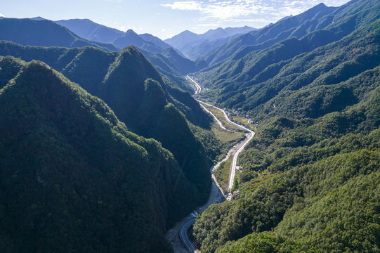 高山沟壑