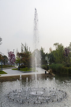 池塘喷泉