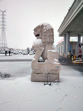 雪后石狮子