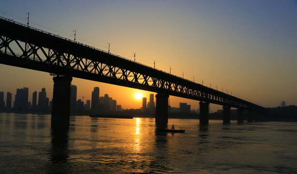 黄昏长江风景