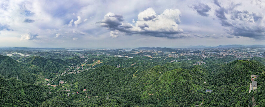 湖北黄石城市山川航拍全景图