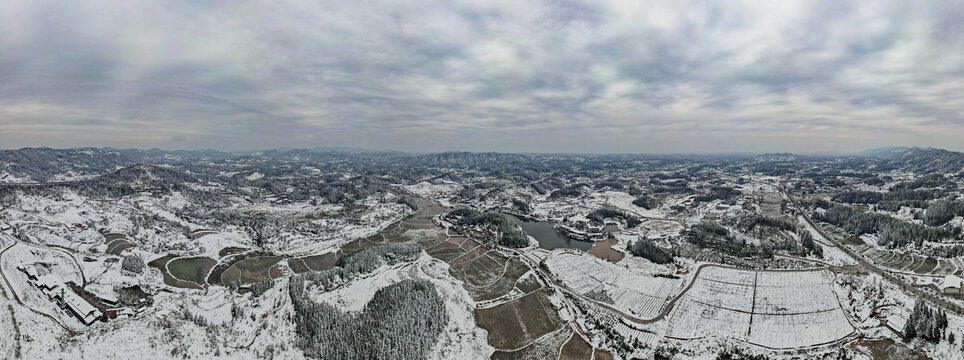 美丽乡村田园丘陵山川农田雪景