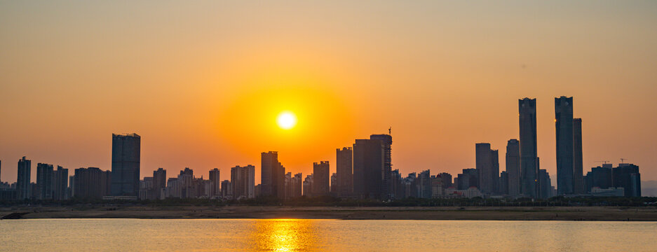 江西南昌赣江红谷滩日落夕阳