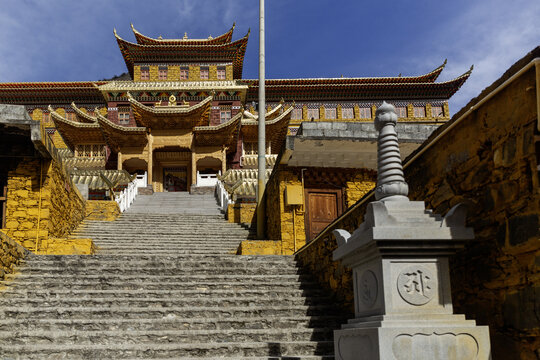 雍仲拉顶广发大寺