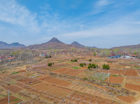 春天的蒙阴岱崮地貌