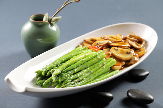春笋烧口菇