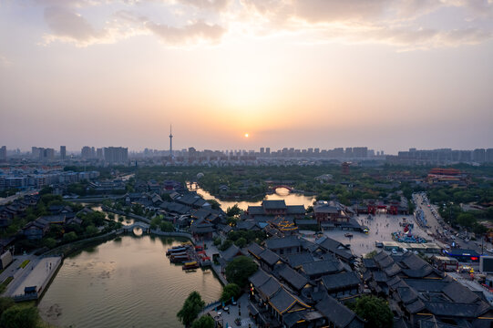 河南开封城市夕阳晚霞航拍图