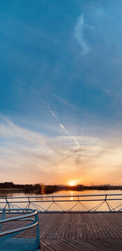 金山湖夕阳天地