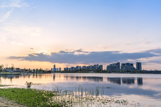 成都东安湖体育公园晚霞落日