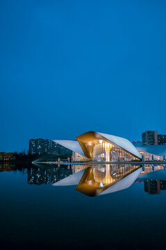 成都天府美术馆建筑夜景