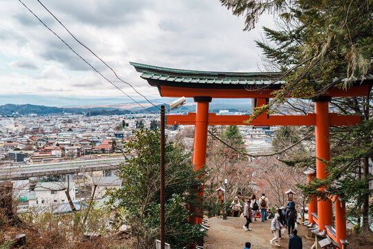 新仓浅间神社