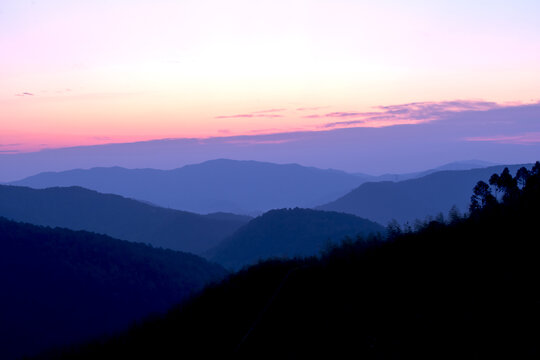 黎明远山