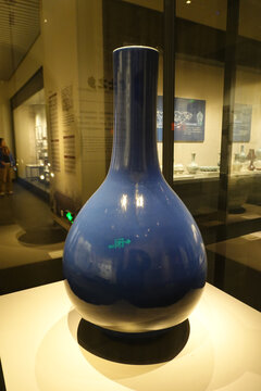 清代蓝釉瓷胆瓶