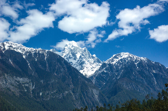 西藏雪山