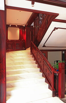 红木楼梯