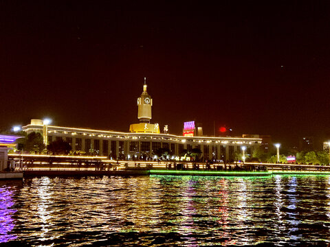 天津站夜景