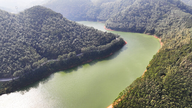 山林水库