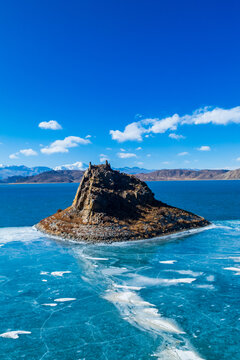 西藏山南冰湖风光
