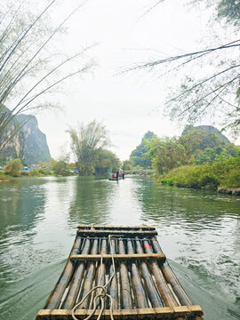 遇龙河竹筏风景