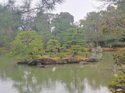 日本京都金阁寺镜湖池