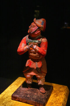 温州博物馆彩绘木雕士兵像