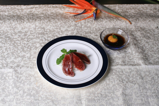 日式料理铁板烧菜品小牛排
