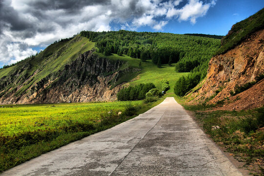 阿尔山草原公路