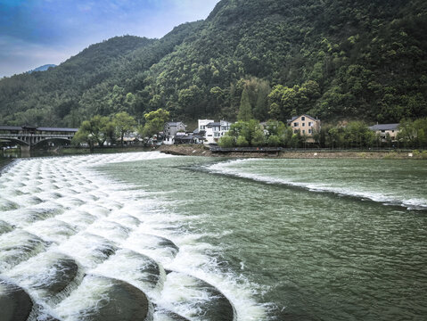 龙鳞坝山水人家