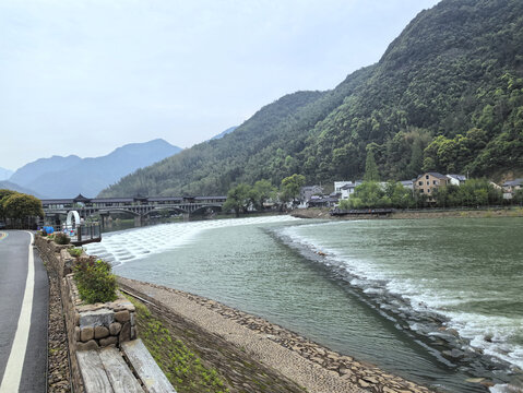 山水龙鳞坝