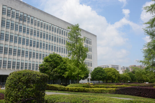 西华大学图书馆