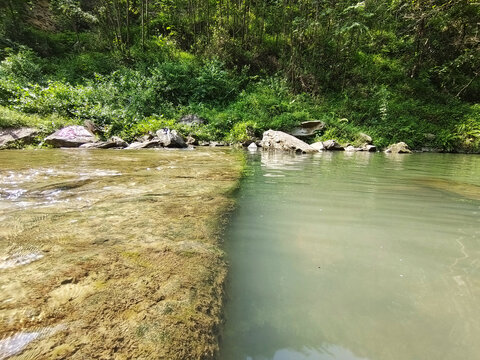 威远县山谷水潭