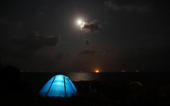 海边月亮露营