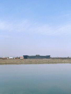 鸭绿江口湿地展览馆背面