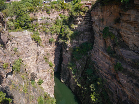 红岩大峡谷