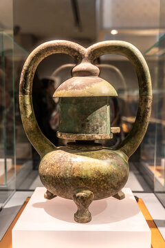 南京博物院青铜器展品特写
