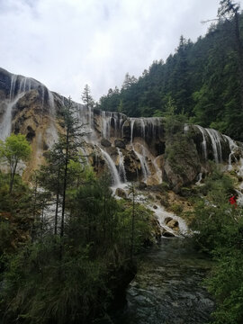 风景图九寨沟河边小瀑布