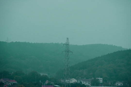 晨雾山景