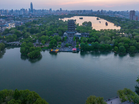 济南大明湖春色