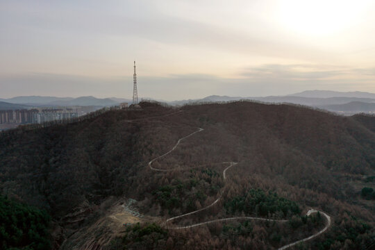 春季的盘山公路