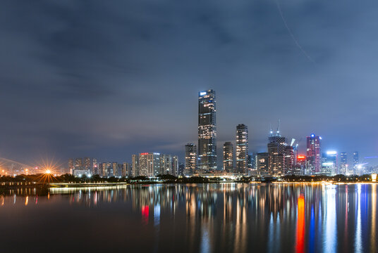 深圳市南山区莲花山繁华城市夜景