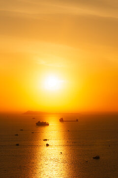 三亚海洋美丽日落与船只海景