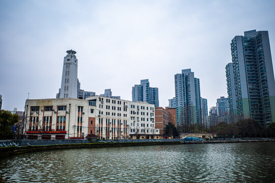 上海苏州河畔建筑环境
