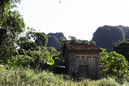 废弃小屋