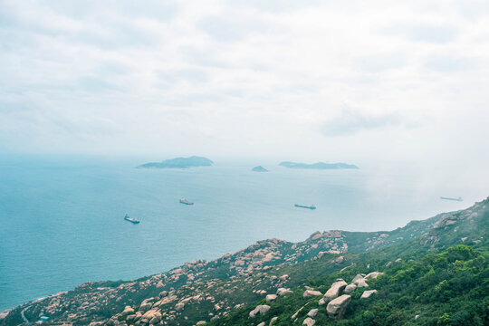 远处海上岛屿