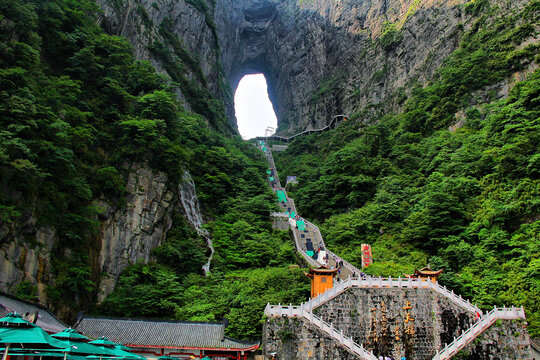 天门山天门洞