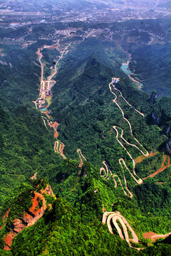 张家界天门山盘山公路