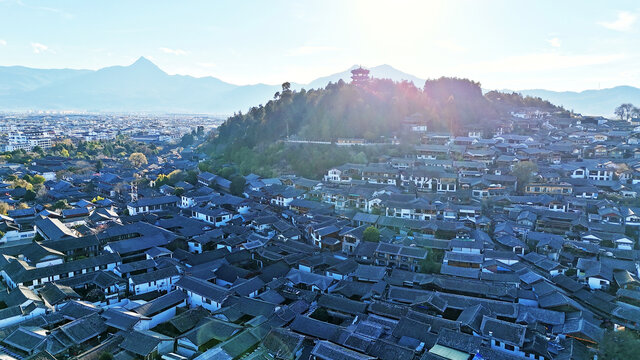 航拍丽江古城狮子山万古楼夕阳