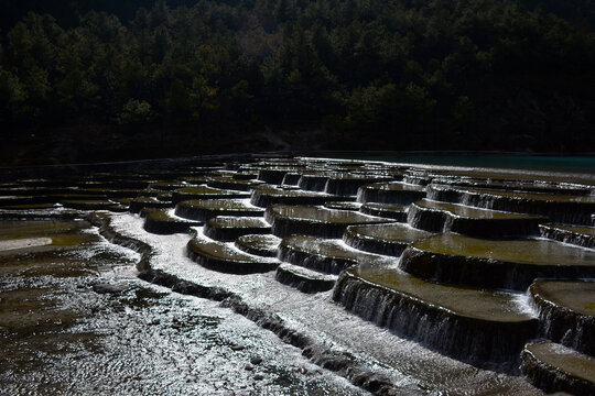 玉龙雪山蓝月湖